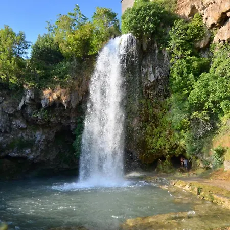 D'hotes La Source Du Vallon Couette-café 3*